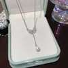 Colar com Pingente de Borboleta Novo Estilo Coreano Acessórios para Mulheres Luxo Leve Nicho Alto Padrão Simples Exquisito Estilo Feminino Corrente para Clavícula