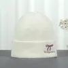 Nuevos Gorros de Frío para Otoño e Invierno Gorros de Lana Tejida Cálidos para Hombres y Mujeres Gorros de Lana Modernos Bordados para Ciclismo y Protección contra el Frío