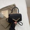 Bolsas de Comércio Exterior Bolsa Simples Feminina 2025 Novo Modelo com Strass, Bolsa de Mão Fashion e Estilosa com Acabamento de Luxo, Bolsa Pequena Quadrada Transversal