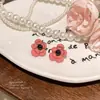 Brincos de Camélia Doces e Frescos Estilo Floresta para Mulheres, Versáteis e Tendência de Luxo Leve, Brincos de Flor de Nicho