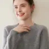 Suéter Nuevo de Cachemira Otoño e Invierno para Mujer Cuello Redondo Suéter Básico Estilo Dulce Holgado Aspecto Adelgazante Suéter Básico de Una Línea