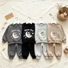 Comercio Exterior Ropa para Niños Bebés Niños Conjunto con Sudadera Primavera Otoño Estampado de Dibujos Animados Cuello Redondo Manga Larga Conjunto de Dos Piezas Moderno Ropa de Otoño para Niños