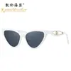 Nuevas Gafas de Sol de Moda Tendencia Estilo Ojo de Gato Transfronterizo Punto Metálico Perla Protección UV 5697 Gama Alta Versátiles