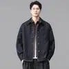 Camisa de mezclilla color original lavada estilo retro americano para hombre, nuevo estilo otoño 2026, corte holgado, cuello de solapa, chaqueta camisa de manga larga