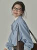 Nova Camisa Listrada Azul Estilo Hong Kong Retrô Outono/Inverno Feminina Solta Slim para Trabalho Design em Camadas Tendência