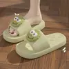 Sandalias de moda versátiles con dibujos animados lindos de EVA para mujer, se pueden usar tanto en casa como al aire libre, son impermeables, de secado rápido y cómodas para caminar.