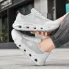 Sapatos esportivos de corrida respiráveis vazados de tamanho grande para exportação de verão, sapatos esportivos ultraleves com absorção de choque, sapatos masculinos de rebote com biqueira larga para casais