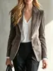 Nuevo blazer cruzado de terciopelo dorado para mujer 2026 con cintura entallada, un top versátil para el lugar de trabajo, disponible en Amazon