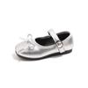 2026 Sapatos de Princesa com Laço para Meninas Prata Sapatinhos para Bebê Solado Macio Sapatinhos para Bebês e Crianças Pequenas Sapatos de Couro para Crianças Pequenas