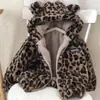Ropa exterior para niños, nueva colección otoño/invierno 2026: tops engrosados para niñas, tops de invierno para bebés y suéteres con estampado de leopardo para niños