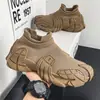 Meias Novas de Primavera e Verão, Sapatos Masculinos, Tênis Casuais com Solado Macio, Sapatos Masculinos de Tamanho Grande, Slip-On de Malha Fina Respirável, Tênis Estilo "Dad Shoes"