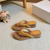 Chinelos de Salto Plataforma Estilo Resort Francês para Mulheres 2026 Novo Verão Outdoor Simples Sandálias de Dedo com Solado Grosso
