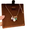 Versión Alta Electrochapado en Oro Real Nuevo Pulsera de Perlas de Agua Dulce con Circonita de Colores Europea y Americana Joyería de Mano de Múltiples Colgantes de Moda Simple