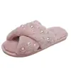 Pantuflas de Felpa con Tira Cruzada y Perlas Planas de Nuevo Estilo Transfronterizas Europeas y Americanas para Mujer, Pantuflas de Algodón de Colores Caramelo