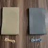 Cubierta de volante para coche cosida a mano de AliExpress Amazon transfronteriza nueva imitación de cuero de microfibra comercio exterior hecho a mano suministros para coche