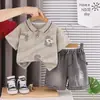 Conjunto de ropa para niños, elegante y casual, atuendo de dos piezas para niño pequeño con polo de letras con cuello, ropa de moda para bebé niño