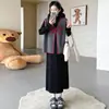 Conjunto de Moda Coreana Otoño/Invierno 2026: Chaleco de Maternidad Elegante con Lazo Reductor de Edad + Falda Base de Maternidad Suave y Engrosada