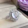 Anillo Abierto Retro Elegante de Ágata Gris Transparente Hielo Natural Chalcedony Blanca Anillo Ovalado Cara de Huevo Joyería de Mano Cobre