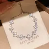 Pulsera Exquisita de Flor con Circonita Transfronteriza Europea y Americana con un Diseño Único, Minimalista y Versátil, Lujo Ligero y Sensación de Alta Gama