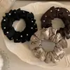Goma para el pelo tipo moño francés versátil, estilo ballet, pequeña y plisada, con adornos de cuentas, scrunchie delicado