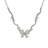 Collar de Zirconia con Lazo de Moda Versátil Exquisito de Nicho con un Toque de Lujo Ligero, Diseño Único, Cadena Súper Brillante para la Clavícula para Mujeres