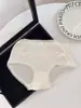 Ropa interior de encaje para niña, calzones antibacterianos con entrepierna para mujer, nuevo estilo 2026, shorts sexys transpirables de alto valor