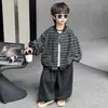 Conjunto de Ropa de Otoño para Niños Conjunto de Dos Piezas con Chaqueta Rayada y Sudadera de Punto Moda Estilo Primavera y Otoño para Niños Pequeños Moderno