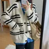 Cárdigan de Punto Rayado con Cuello en V Estilo Coreano para Mujer, Nuevo Suéter Abrigo de Bloques de Color Estilo Universitario Holgado Otoño/Invierno 2025