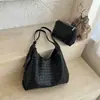 Bolso tejido vintage de gran capacidad para mujer, nuevo bolso cruzado de moda otoño 2026, bolso de hombro de alta calidad con textura para el día a día
