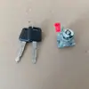 Adecuado para los modelos Nissan Tiida C12 y Bluebird U15 de 2011-2015; incluye un cilindro de cerradura de puerta delantera izquierda y dos llaves