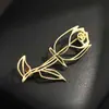 Broche de Metal con Forma de Rosa de Línea Simple Europea y Americana, Pin de Ramo Versátil y de Moda, Regalo para Mujer Anti-Exposición