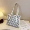 Nova Bolsa Tote Estampada com Letras de Luxo, Bolsa de Ombro Grande para o Dia a Dia Estilo Coreano, Bolsa de Braço Moderna e Versátil
