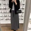 ¡Atemporal y versátil! Falda midi a rayas con bloques de color para otoño 2026 con abertura trasera para mujer
