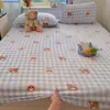 Lençol de Cama de Leite Espesso de Inverno Ajustado Peça Única Quente Cobertura de Lençol de Cama de Coral Fleece Cobertura de Colchão com Veludo Adicional Cobertura Protetora Conjunto de Três Peças