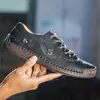 Novos Sapatos Pequenos de Couro Masculinos 2022 Tamanho Grande Solado Macio Feitos à Mão Versáteis