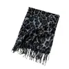Bufanda de estampado de leopardo estilo vintage con una estética retro, de 'viejo dinero', con cachemira sintética y flecos, diseñada para mujeres, en estilo europeo y americano, adecuada para ventas transfronterizas, disponible al por mayor