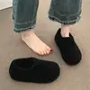 Zapatos de felpa cálidos con suela plana para mujer, botas de nieve para exteriores, nuevos lanzamientos de invierno 2026, zuecos de algodón Birkenstock