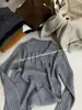 Outono e Inverno Novo Design Sense Gola Polo Manga Longa Tricô Bordado Top Feminino Estilo Coreano Cor Sólida Suéter Pulôver Roupa de Baixo