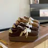 Tênis de treino alemães retrô com forro de fleece para mulheres, nova coleção outono/inverno 2026, com acabamento em camurça, sola grossa e um design confortável e casual que combina com tudo