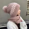 Gorro y Bufanda de Otoño e Invierno Todo en Uno Nuevo Terciopelo de Ardilla Gorro de Nieve Más Lana Felpa Gorro de Punto para Mujer Protección de Orejas Venta al por Mayor