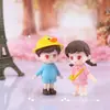 Nuevo sombrero amarillo pequeño para niños y niñas, adorno para coche de pareja, decoración DIY de casa de muñecas de paisaje en miniatura, accesorio colgante
