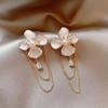 Aretes de Aguja de Plata 925 Lujo Ligero de Alta Gama para Mujer, Franceses Retro Atmosféricos, Aretes de Botón Nicho Elegantes 2024 Nuevos Aretes