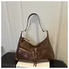 Bolsa de ombro, de alto valor, grande capacidade, para o dia a dia, 2026 inverno novo, bolsa tote retrô, para o dia a dia, leve, moderna, bolsa de ombro único