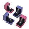 Caja de joyería con tapa de ángulo recto de cuero PU cepillado de alta calidad con luz LED para anillo anillo caja de embalaje de joyería venta al por mayor