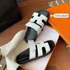 Sandalias planas Grape Mom studiolee con una sola tira y suela gruesa, diseñadas para uso en exteriores, nueva colección de verano 2025 para mujer
