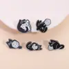 Gato Negro de Dibujos Animados Animal Lindo Broche Elegante Versátil Calabozo Dados Periférico Insignia de Metal Accesorios