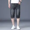 Novos shorts jeans masculinos 2026, estilo fino de verão, novas calças cropped retas largas, calças elásticas de comprimento médio para jovens