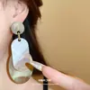 Pendientes de flor de acrílico plisado con aguja plateada, lujo ligero, alta gama, versátiles, elegantes, pendientes de nicho