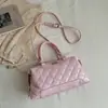 Bolsa de Ombro Acolchoada Fashion de Grande Capacidade para Mulheres 2025 Nova Bolsa Tote de Nicho de Luxo para Trabalho e Deslocamento
