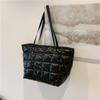 Bolsa Pequena de Multidão Feminina Bolsa Transversal Casual Bolsa de Ombro Coreana 2025 Nova Bolsa Tote Bolsa de Mão da Moda Bolsa Tendência